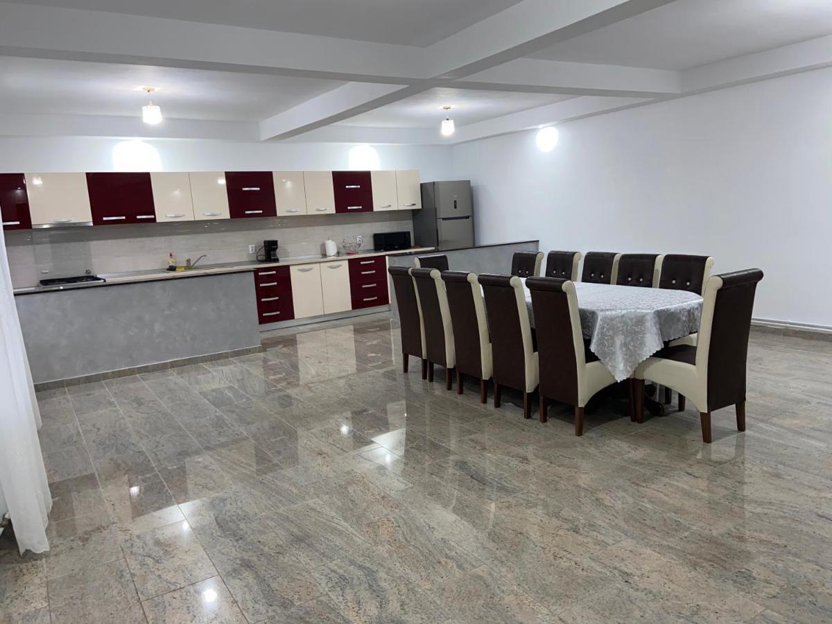 Pensiunea Casa Deny Novaci-Straini Luaran gambar